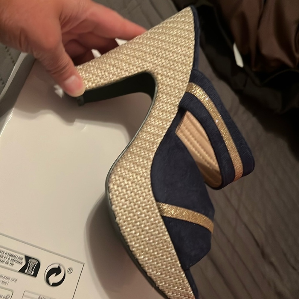 Heel sandal